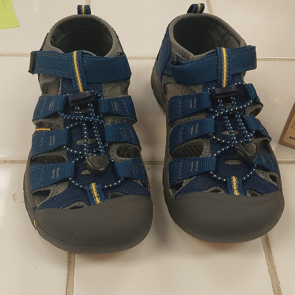 Keen Navy Sandals. Newport H2
